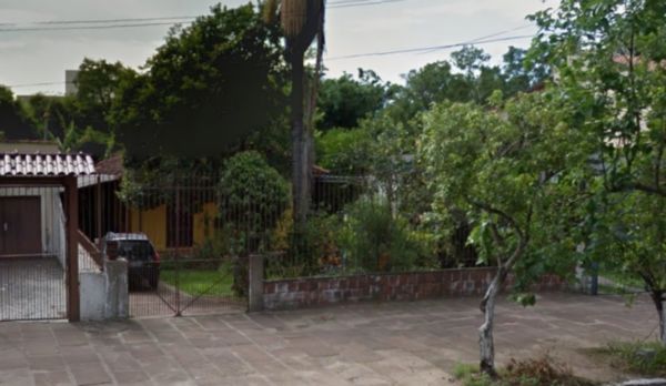 TIMO terreno plano com dimenso de 11 x 40. Prximo ao inicio da Av. Juca Batista. Para vender no bairro Ipanema, zona sul de Porto Alegre. Confira mais detalhe com a imobiliria que mais conhece a zona sul. 